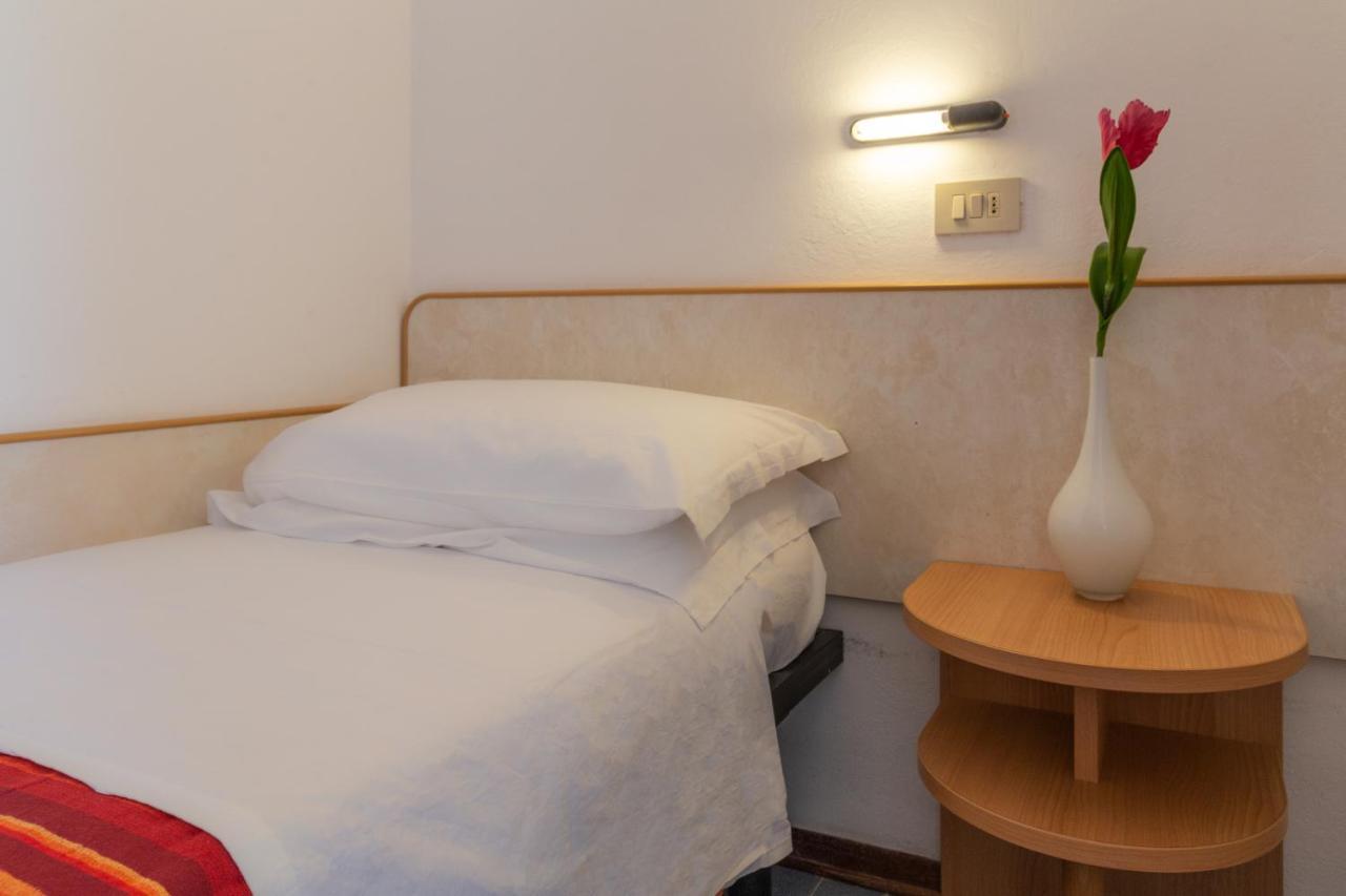 Hotel Beverly Ріміні Екстер'єр фото