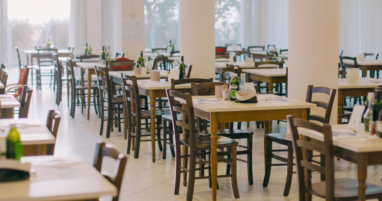 Hotel Beverly Ріміні Екстер'єр фото