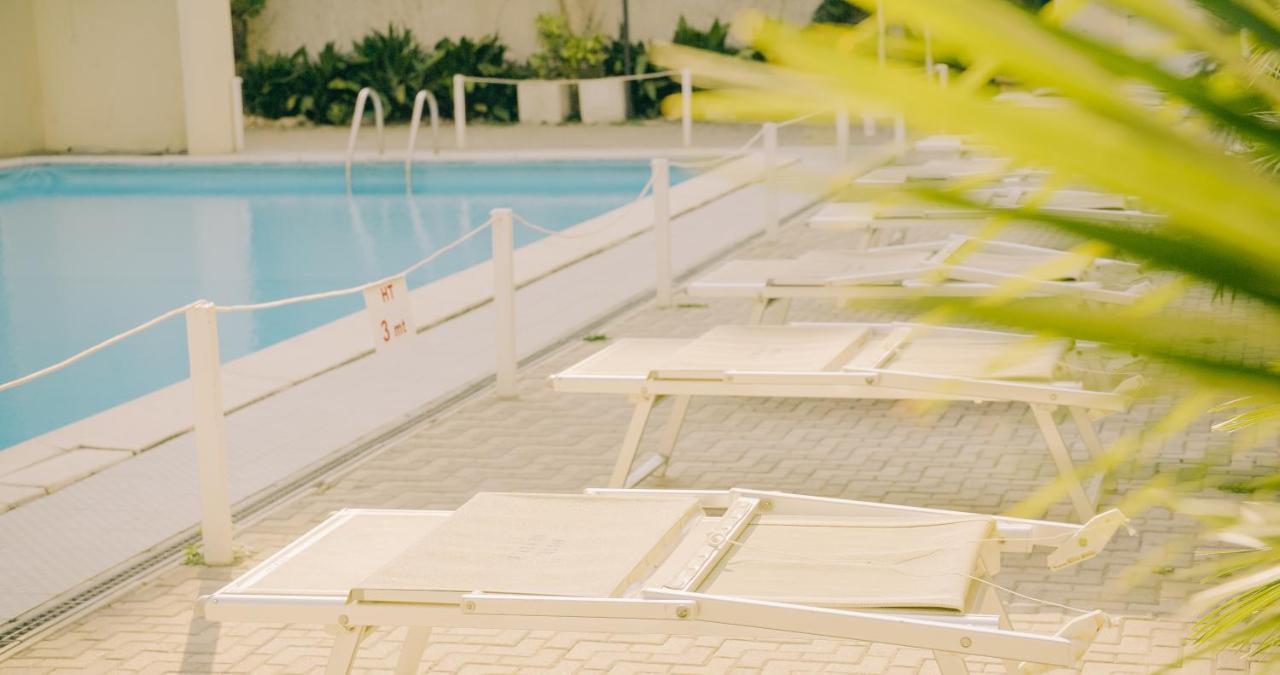 Hotel Beverly Ріміні Екстер'єр фото