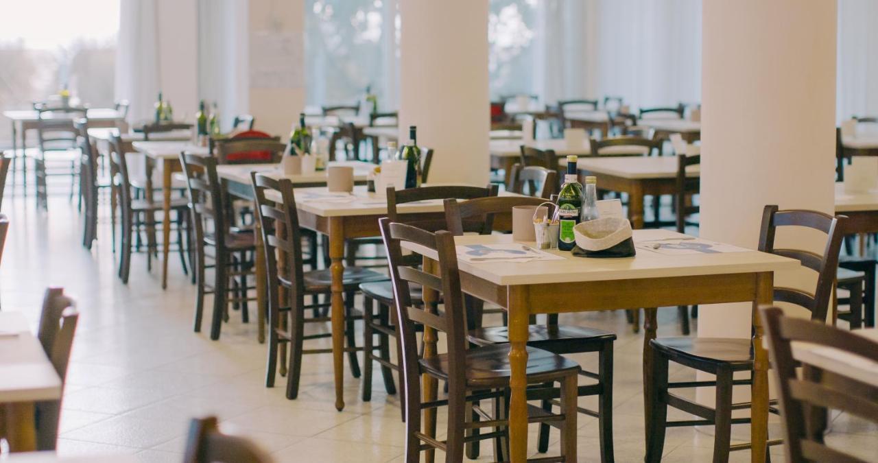 Hotel Beverly Ріміні Екстер'єр фото