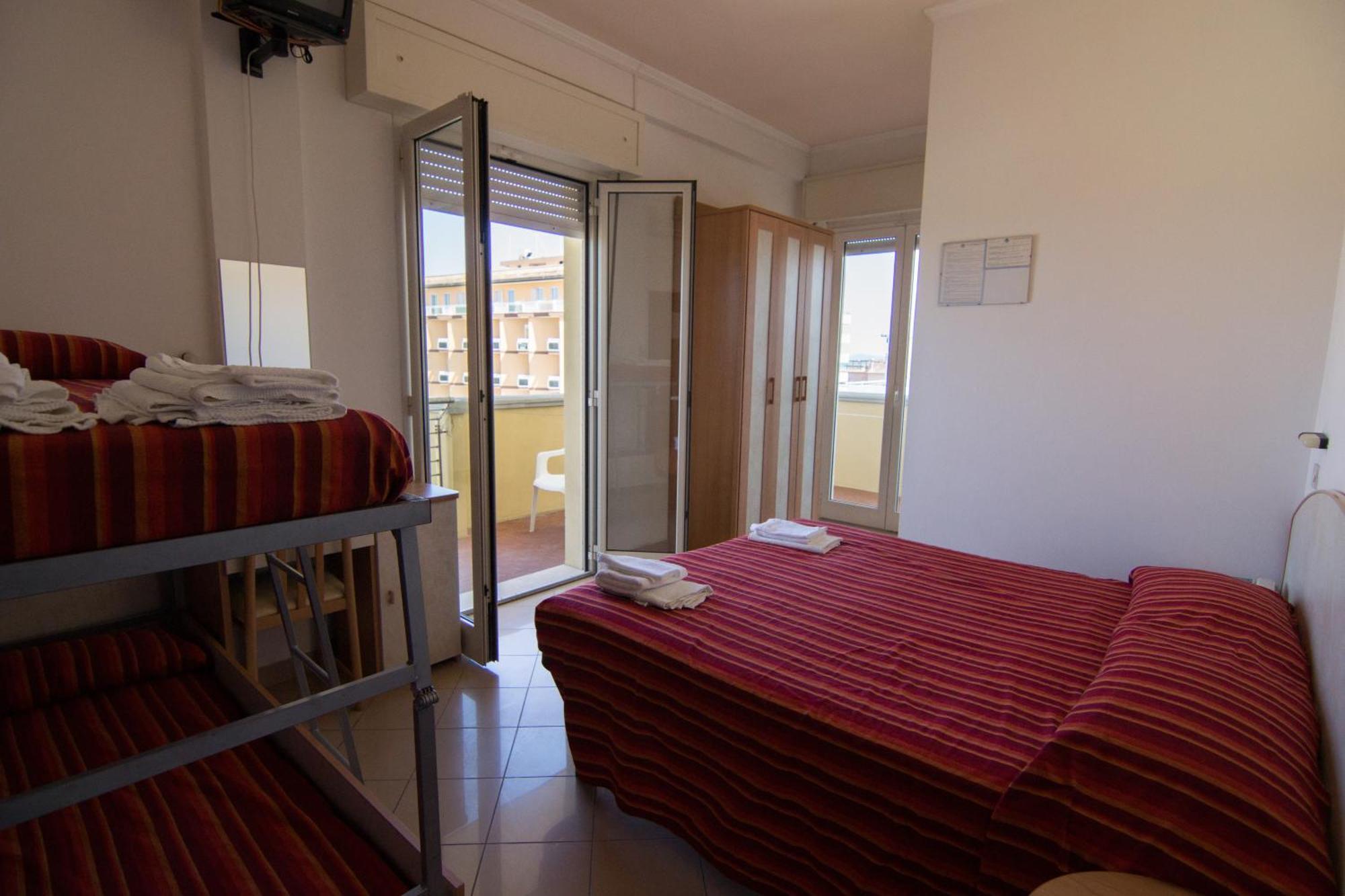 Hotel Beverly Ріміні Номер фото