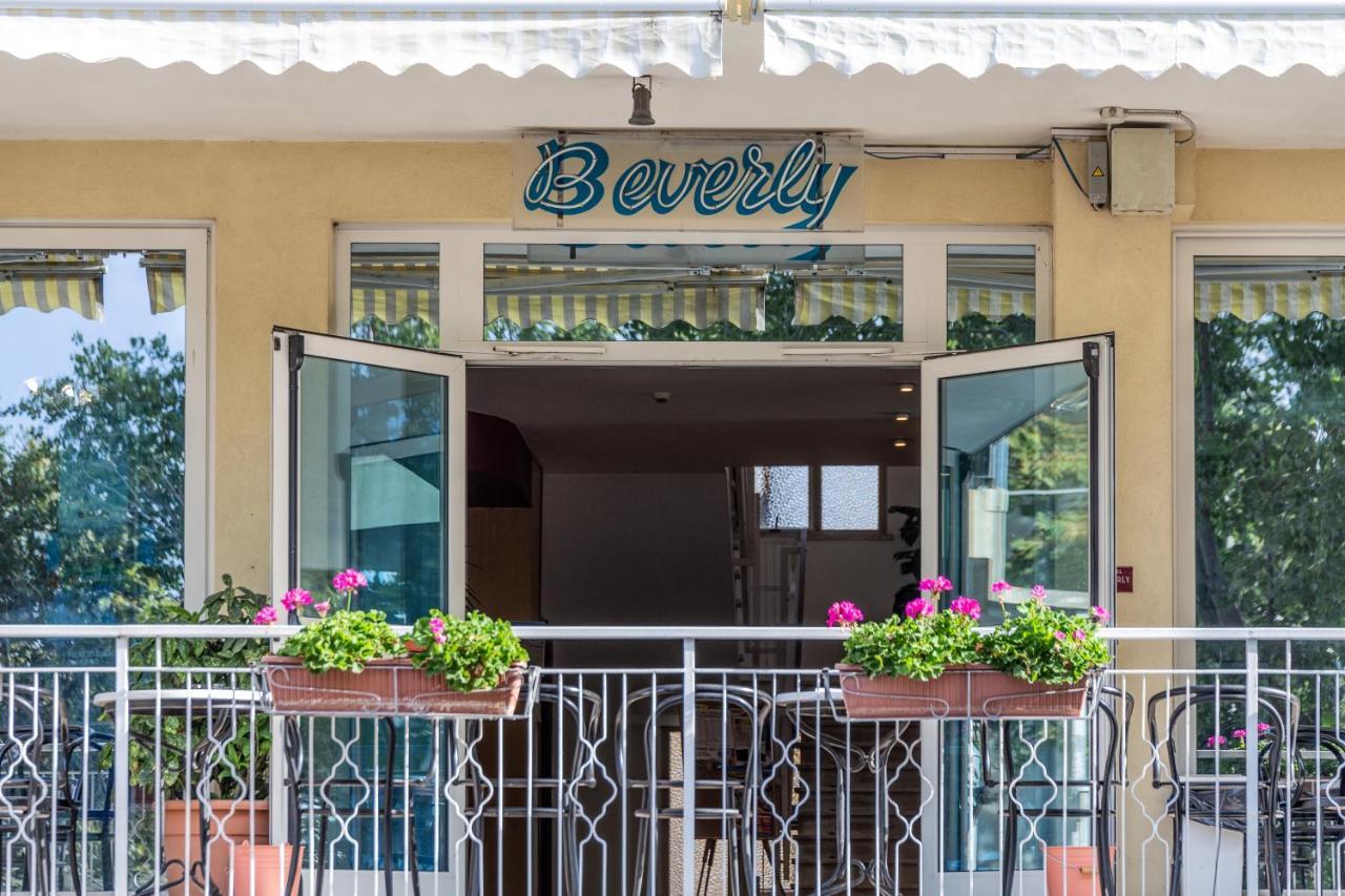 Hotel Beverly Ріміні Екстер'єр фото